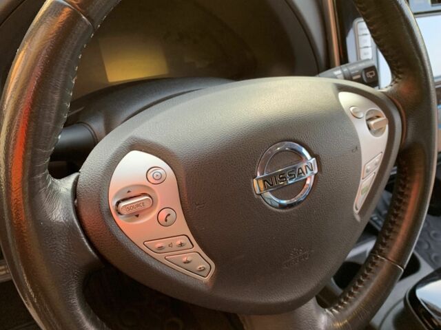 Білий Ніссан Ліф, об'ємом двигуна 0 л та пробігом 145 тис. км за 6950 $, фото 11 на Automoto.ua