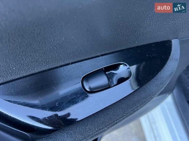 Белый Ниссан Лиф, объемом двигателя 0 л и пробегом 134 тыс. км за 6190 $, фото 33 на Automoto.ua