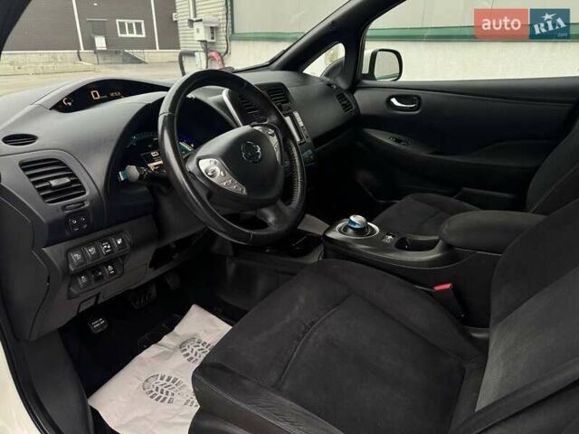 Белый Ниссан Лиф, объемом двигателя 0 л и пробегом 80 тыс. км за 6800 $, фото 9 на Automoto.ua