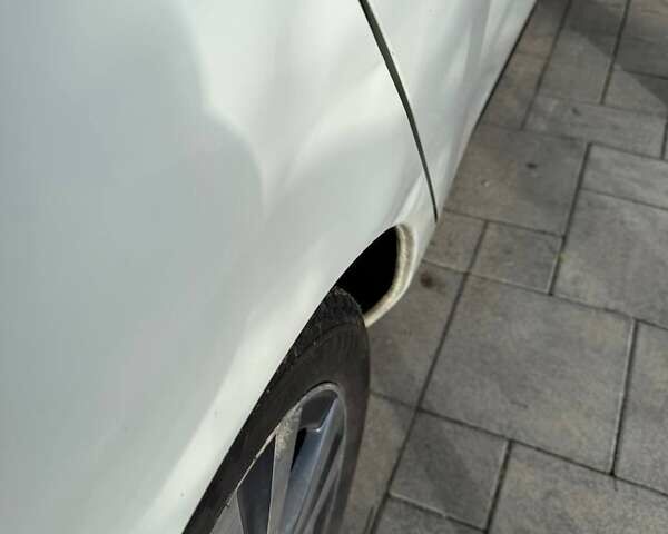 Белый Ниссан Лиф, объемом двигателя 0 л и пробегом 161 тыс. км за 8500 $, фото 1 на Automoto.ua