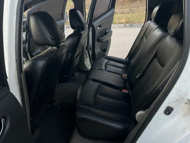 Белый Ниссан Лиф, объемом двигателя 0 л и пробегом 170 тыс. км за 4500 $, фото 6 на Automoto.ua