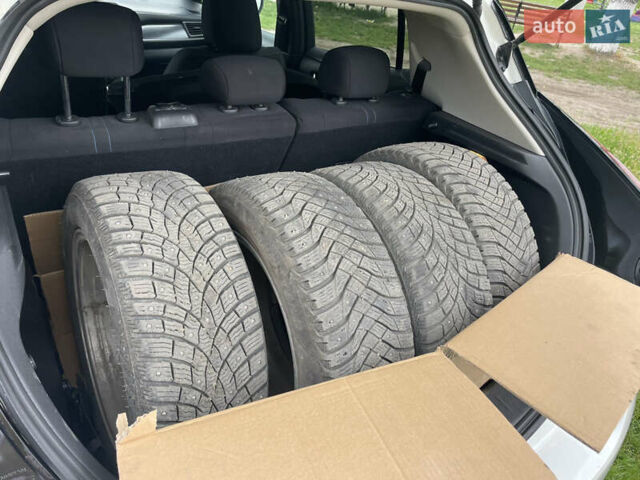 Белый Ниссан Лиф, объемом двигателя 0 л и пробегом 101 тыс. км за 8200 $, фото 16 на Automoto.ua