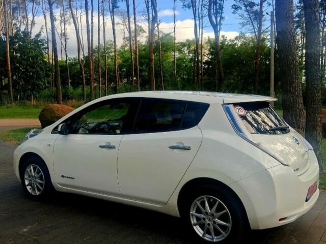 Білий Ніссан Ліф, об'ємом двигуна 0 л та пробігом 165 тис. км за 7100 $, фото 1 на Automoto.ua