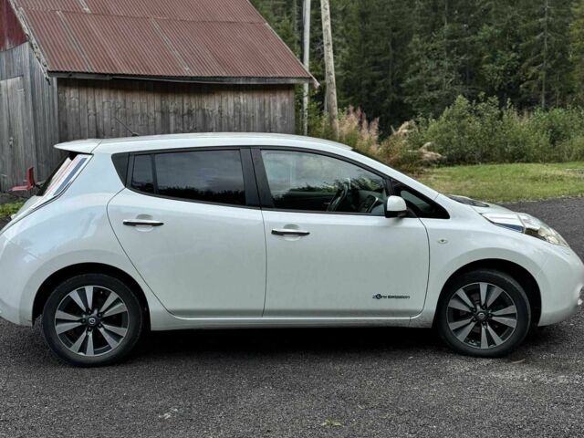 Білий Ніссан Ліф, об'ємом двигуна 0 л та пробігом 112 тис. км за 5100 $, фото 7 на Automoto.ua