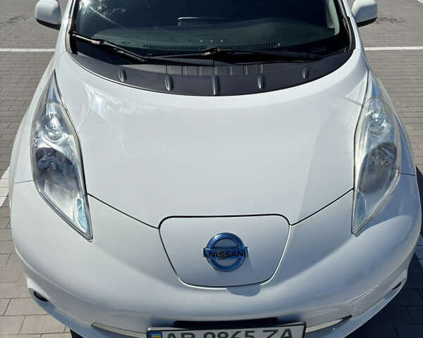 Білий Ніссан Ліф, об'ємом двигуна 0 л та пробігом 114 тис. км за 6999 $, фото 2 на Automoto.ua