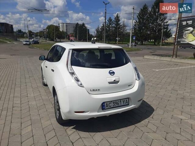 Білий Ніссан Ліф, об'ємом двигуна 0 л та пробігом 79 тис. км за 7150 $, фото 12 на Automoto.ua