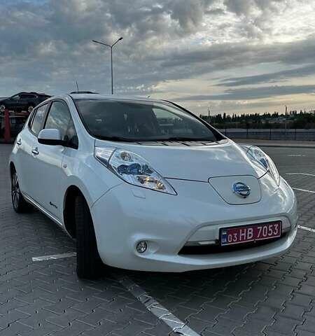 Білий Ніссан Ліф, об'ємом двигуна 0 л та пробігом 156 тис. км за 6899 $, фото 4 на Automoto.ua