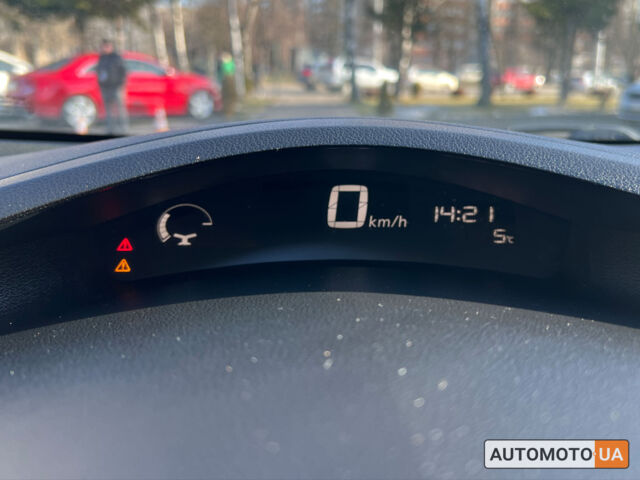 Білий Ніссан Ліф, об'ємом двигуна 32 л та пробігом 86 тис. км за 9700 $, фото 17 на Automoto.ua