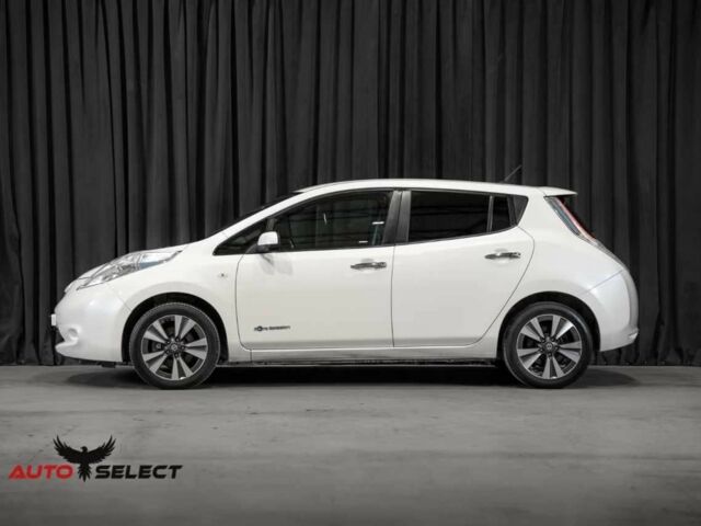 Белый Ниссан Лиф, объемом двигателя 0 л и пробегом 115 тыс. км за 7100 $, фото 3 на Automoto.ua