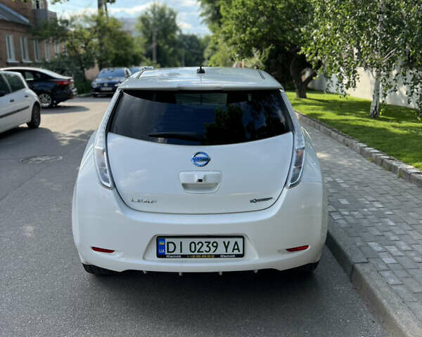 Белый Ниссан Лиф, объемом двигателя 0 л и пробегом 155 тыс. км за 7800 $, фото 3 на Automoto.ua