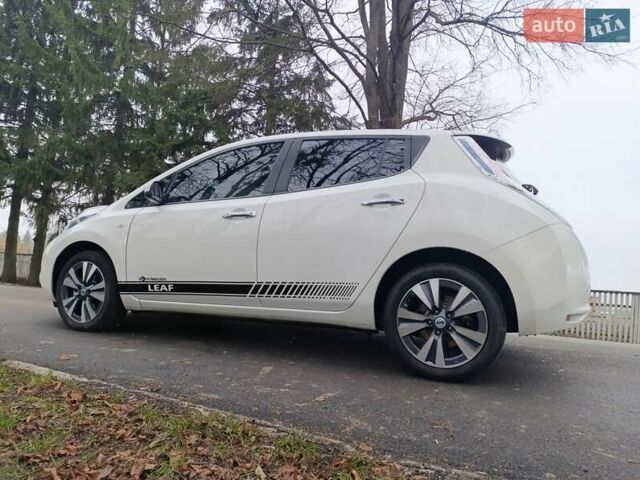 Белый Ниссан Лиф, объемом двигателя 0 л и пробегом 67 тыс. км за 7500 $, фото 33 на Automoto.ua