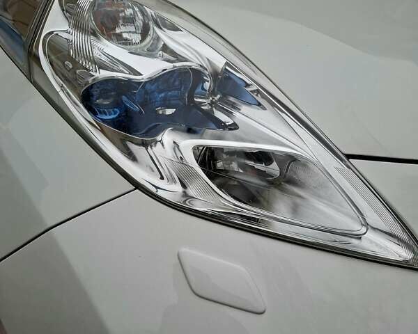 Белый Ниссан Лиф, объемом двигателя 0 л и пробегом 119 тыс. км за 6500 $, фото 21 на Automoto.ua