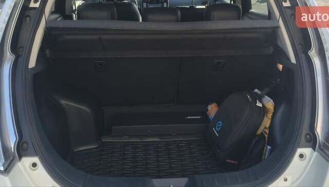 Белый Ниссан Лиф, объемом двигателя 0 л и пробегом 126 тыс. км за 10000 $, фото 11 на Automoto.ua