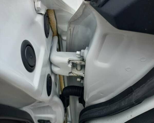 Белый Ниссан Лиф, объемом двигателя 0 л и пробегом 41 тыс. км за 8659 $, фото 68 на Automoto.ua