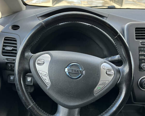 Білий Ніссан Ліф, об'ємом двигуна 0 л та пробігом 119 тис. км за 7499 $, фото 8 на Automoto.ua