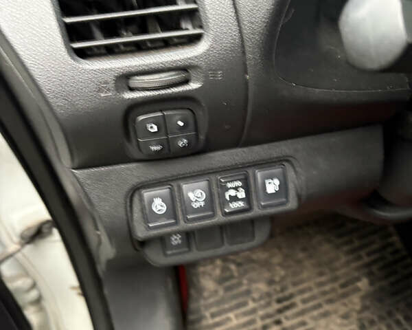 Белый Ниссан Лиф, объемом двигателя 0 л и пробегом 220 тыс. км за 5200 $, фото 20 на Automoto.ua