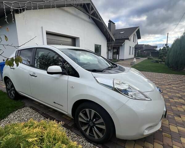 Білий Ніссан Ліф, об'ємом двигуна 0 л та пробігом 89 тис. км за 9500 $, фото 1 на Automoto.ua