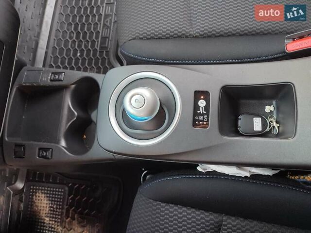 Белый Ниссан Лиф, объемом двигателя 0 л и пробегом 82 тыс. км за 13200 $, фото 11 на Automoto.ua