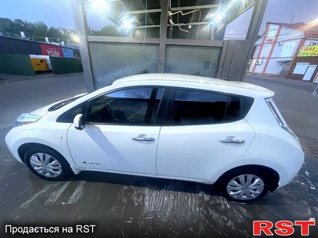 Білий Ніссан Ліф, об'ємом двигуна 80 л та пробігом 191 тис. км за 7000 $, фото 1 на Automoto.ua