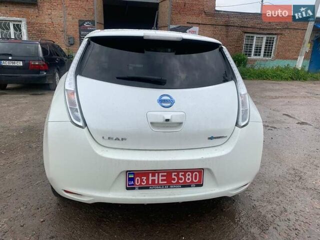 Білий Ніссан Ліф, об'ємом двигуна 0 л та пробігом 107 тис. км за 7100 $, фото 10 на Automoto.ua