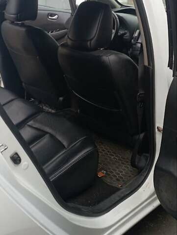 Белый Ниссан Лиф, объемом двигателя 0 л и пробегом 196 тыс. км за 7200 $, фото 1 на Automoto.ua