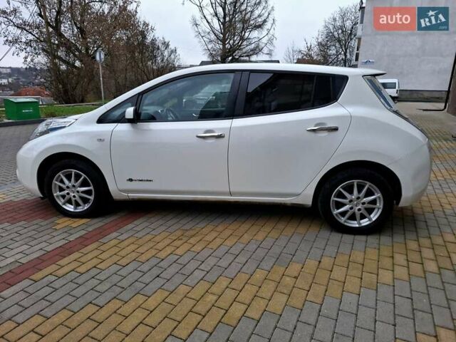 Белый Ниссан Лиф, объемом двигателя 0 л и пробегом 119 тыс. км за 6500 $, фото 16 на Automoto.ua