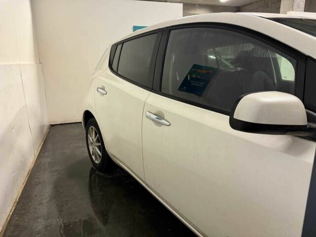 Білий Ніссан Ліф, об'ємом двигуна 0 л та пробігом 116 тис. км за 5300 $, фото 5 на Automoto.ua