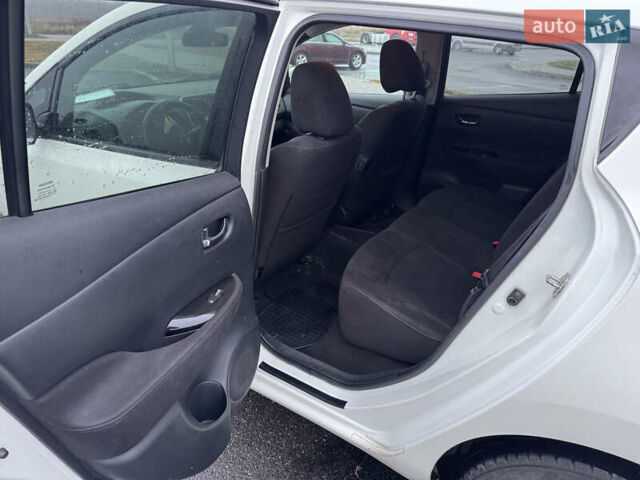 Белый Ниссан Лиф, объемом двигателя 0 л и пробегом 121 тыс. км за 6900 $, фото 15 на Automoto.ua