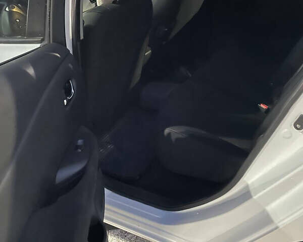 Білий Ніссан Ліф, об'ємом двигуна 0 л та пробігом 100 тис. км за 7100 $, фото 8 на Automoto.ua