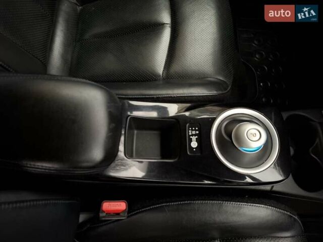 Белый Ниссан Лиф, объемом двигателя 0 л и пробегом 119 тыс. км за 6500 $, фото 48 на Automoto.ua