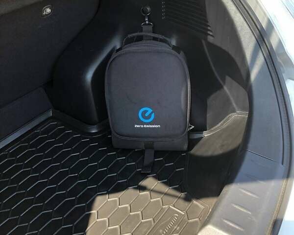 Белый Ниссан Лиф, объемом двигателя 0 л и пробегом 155 тыс. км за 10100 $, фото 9 на Automoto.ua