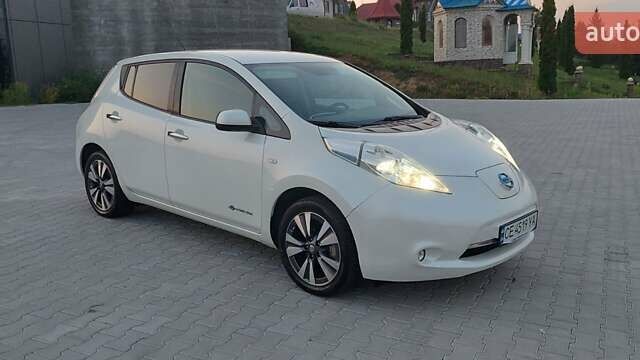 Білий Ніссан Ліф, об'ємом двигуна 0 л та пробігом 123 тис. км за 7877 $, фото 1 на Automoto.ua