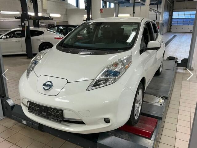 Білий Ніссан Ліф, об'ємом двигуна 0 л та пробігом 101 тис. км за 7300 $, фото 1 на Automoto.ua