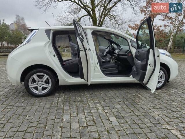 Белый Ниссан Лиф, объемом двигателя 0 л и пробегом 73 тыс. км за 5900 $, фото 26 на Automoto.ua