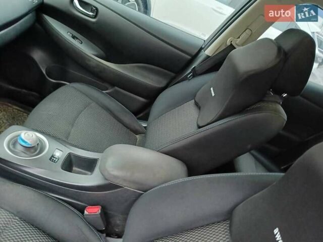 Белый Ниссан Лиф, объемом двигателя 0 л и пробегом 155 тыс. км за 6700 $, фото 13 на Automoto.ua