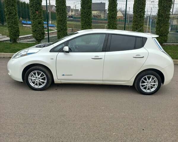 Белый Ниссан Лиф, объемом двигателя 0 л и пробегом 41 тыс. км за 8659 $, фото 4 на Automoto.ua