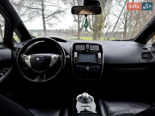 Белый Ниссан Лиф, объемом двигателя 0 л и пробегом 119 тыс. км за 6500 $, фото 49 на Automoto.ua