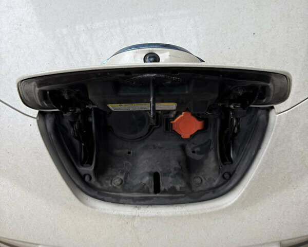 Белый Ниссан Лиф, объемом двигателя 0 л и пробегом 103 тыс. км за 7590 $, фото 48 на Automoto.ua