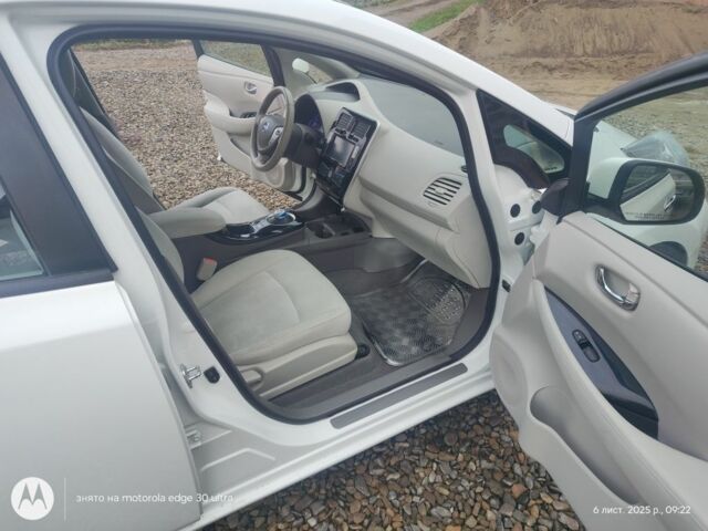 Білий Ніссан Ліф, об'ємом двигуна 0 л та пробігом 102 тис. км за 6200 $, фото 12 на Automoto.ua