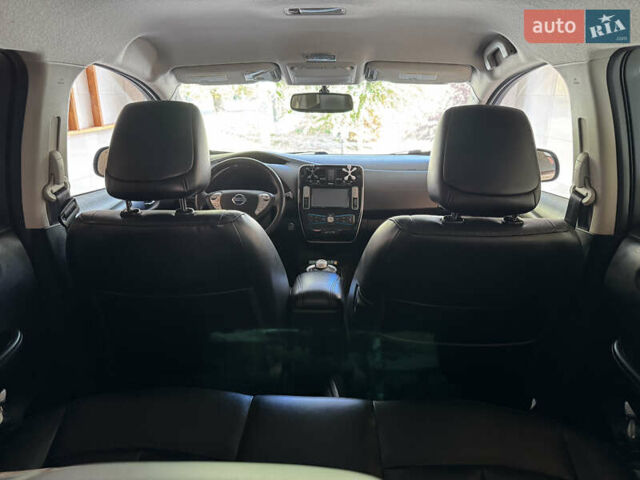 Білий Ніссан Ліф, об'ємом двигуна 0 л та пробігом 93 тис. км за 7900 $, фото 15 на Automoto.ua