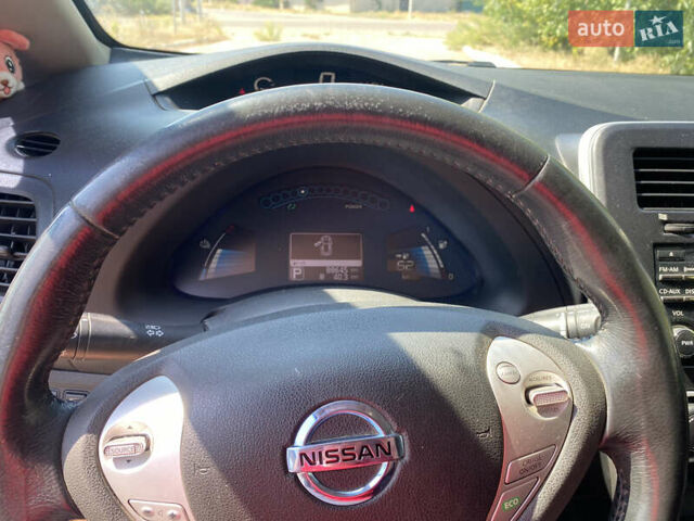 Белый Ниссан Лиф, объемом двигателя 0 л и пробегом 89 тыс. км за 9000 $, фото 6 на Automoto.ua