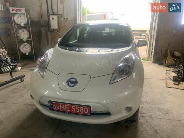 Білий Ніссан Ліф, об'ємом двигуна 0 л та пробігом 107 тис. км за 7100 $, фото 4 на Automoto.ua