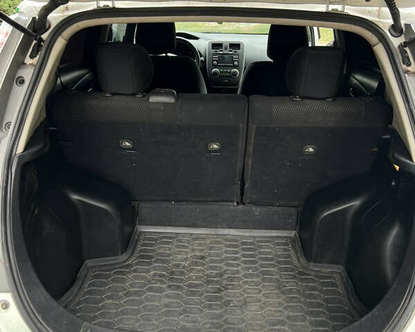 Белый Ниссан Лиф, объемом двигателя 0 л и пробегом 264 тыс. км за 4500 $, фото 11 на Automoto.ua