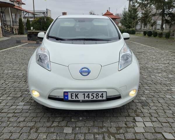 Белый Ниссан Лиф, объемом двигателя 0 л и пробегом 73 тыс. км за 5900 $, фото 32 на Automoto.ua