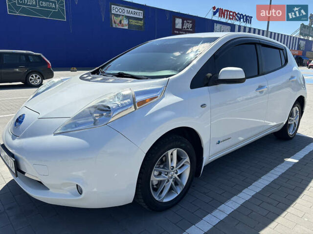 Білий Ніссан Ліф, об'ємом двигуна 0 л та пробігом 114 тис. км за 6999 $, фото 7 на Automoto.ua