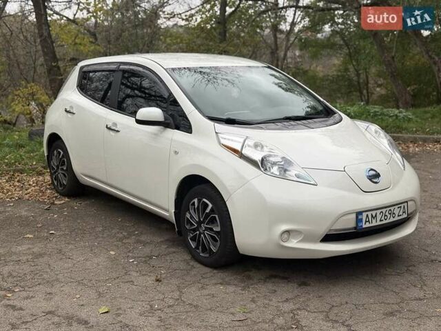 Білий Ніссан Ліф, об'ємом двигуна 0 л та пробігом 166 тис. км за 6500 $, фото 12 на Automoto.ua