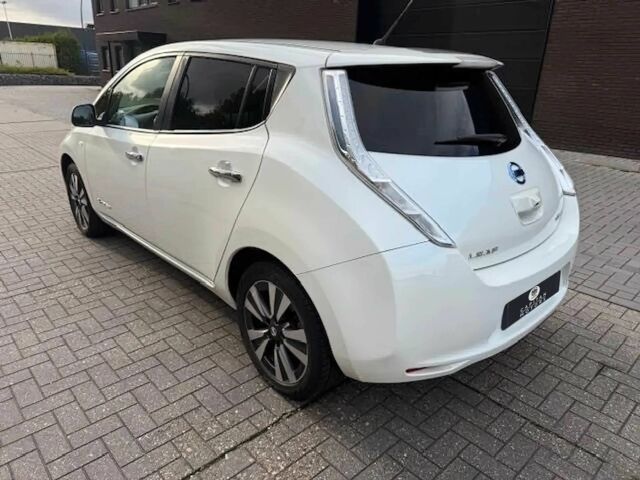 Белый Ниссан Лиф, объемом двигателя 0 л и пробегом 75 тыс. км за 1100 $, фото 3 на Automoto.ua