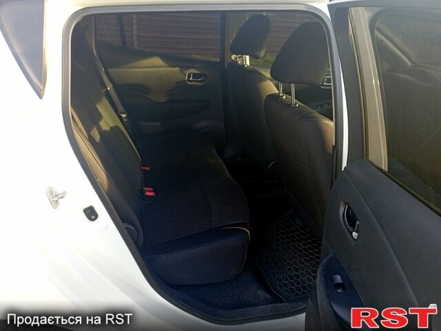 Білий Ніссан Ліф, об'ємом двигуна 0 л та пробігом 220 тис. км за 7000 $, фото 2 на Automoto.ua