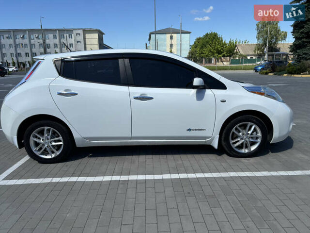 Білий Ніссан Ліф, об'ємом двигуна 0 л та пробігом 114 тис. км за 6999 $, фото 3 на Automoto.ua
