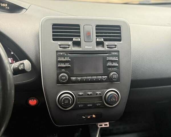 Білий Ніссан Ліф, об'ємом двигуна 0 л та пробігом 166 тис. км за 6500 $, фото 8 на Automoto.ua